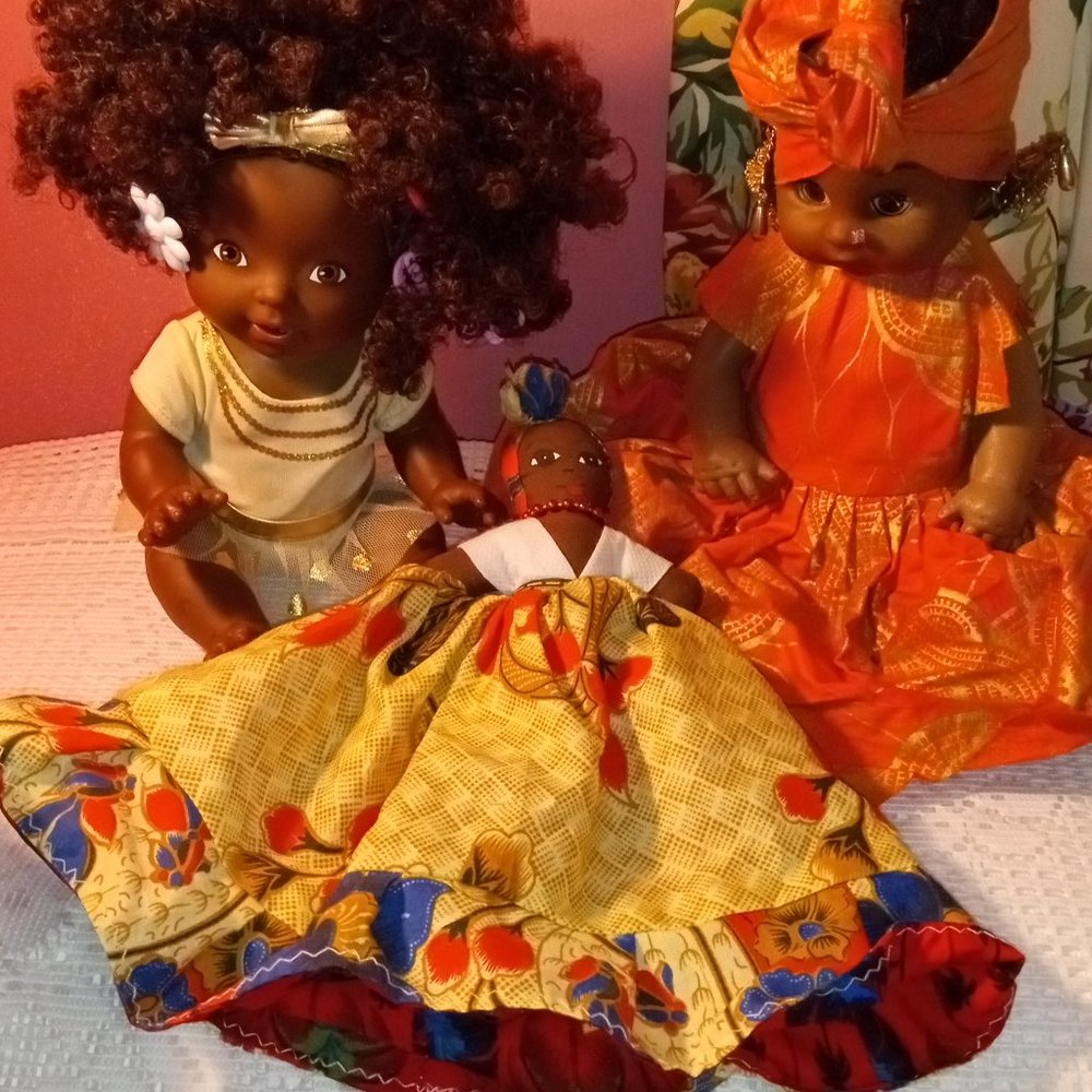 AFRICIAN AMERICAN DOLLS, LOT OF 3, 2 VINYL DOLLS AND 1 HAND-HELD CLOTH DOLL